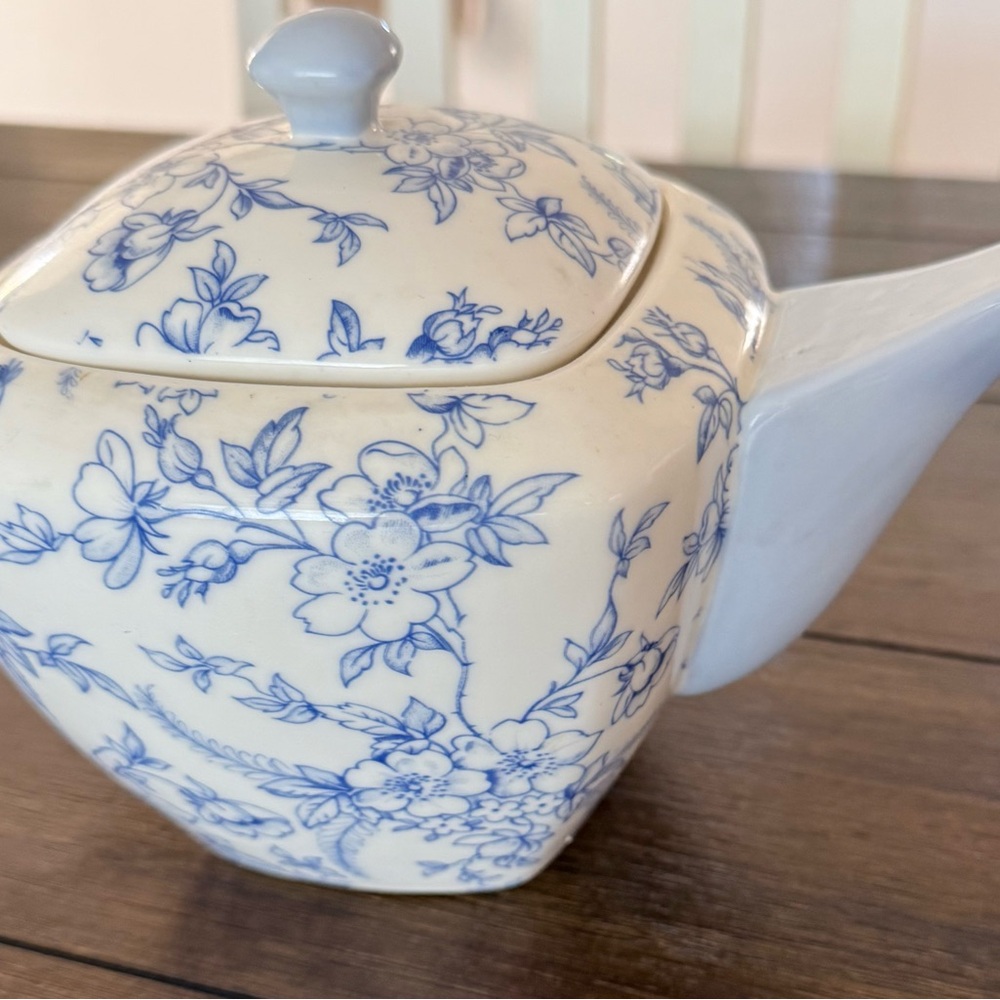 Blue Rose Toile Porcelain Teapot